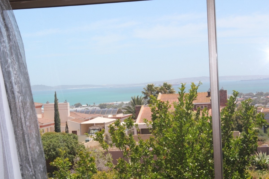 4 Bedroom Property for Sale in Myburgh Park Western Cape